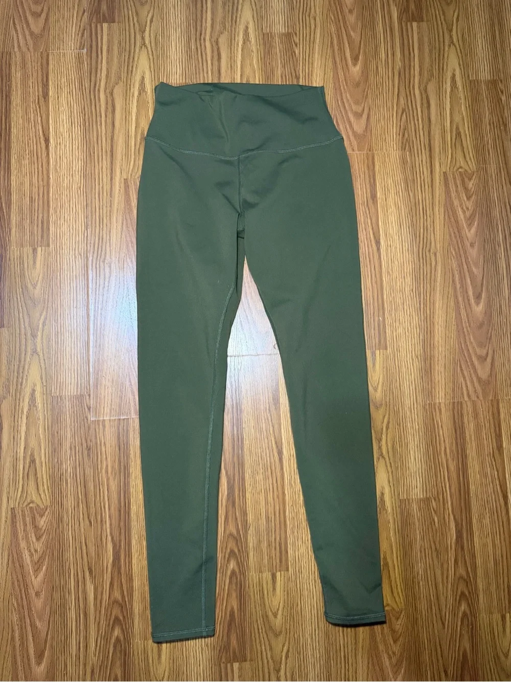 Alo Yoga High-Waisted Ripped Warrior Legging Army Green Athletic Gym Medium